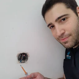 הלוגו של חשמלאי מוסמך וראשי קריות חיפה וכל הסביבה, מומלץ!!! Meir electric